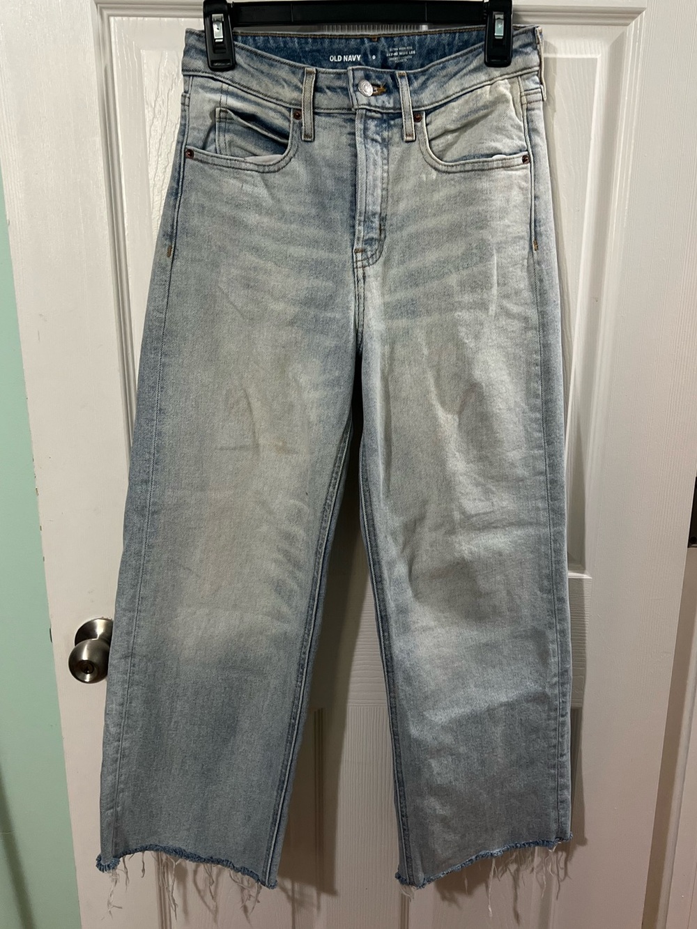 Old Navy Extra High Rise Waisted Cropped Cut-Off Sky-Hi Wide Leg Blue Jeans.
